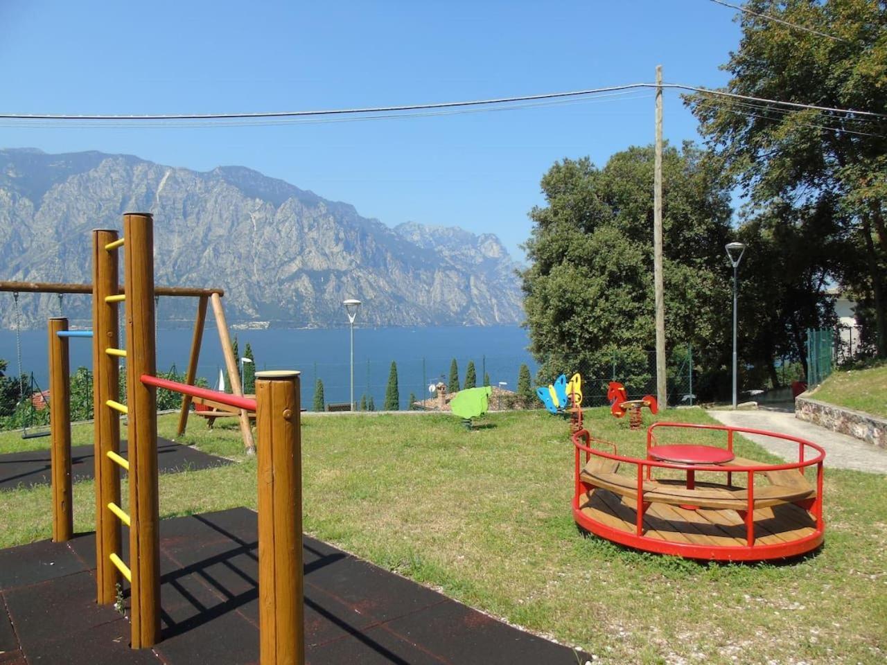 Finestra Sul Lago Malcesine Apt Riva Kültér fotó