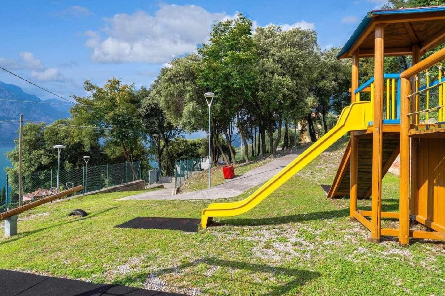 Finestra Sul Lago Malcesine Apt Riva Kültér fotó