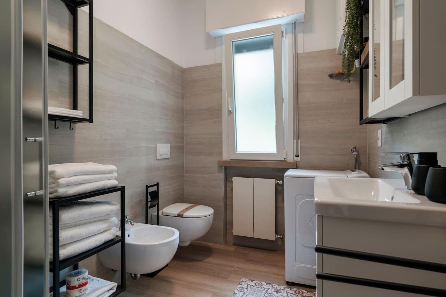 Finestra Sul Lago Malcesine Apt Riva Kültér fotó